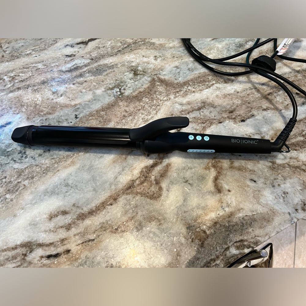 Bio Ionic 1.25 inches Long Barrel Curling Iron